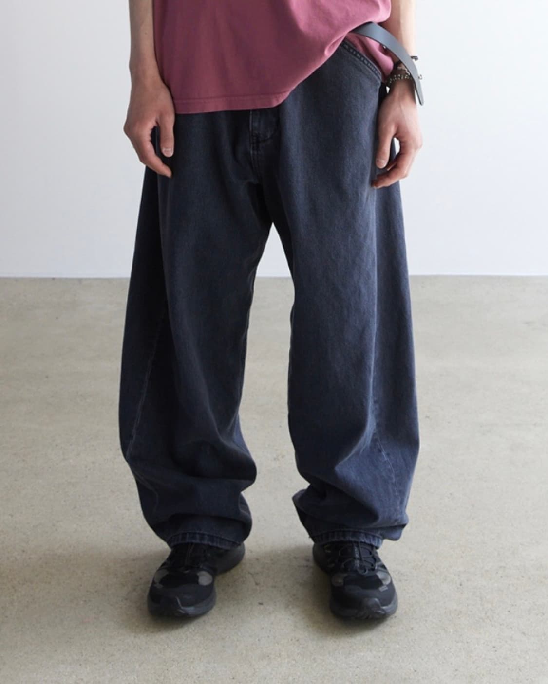 해칭룸 커브진 워시드블랙 4 상품이미지1