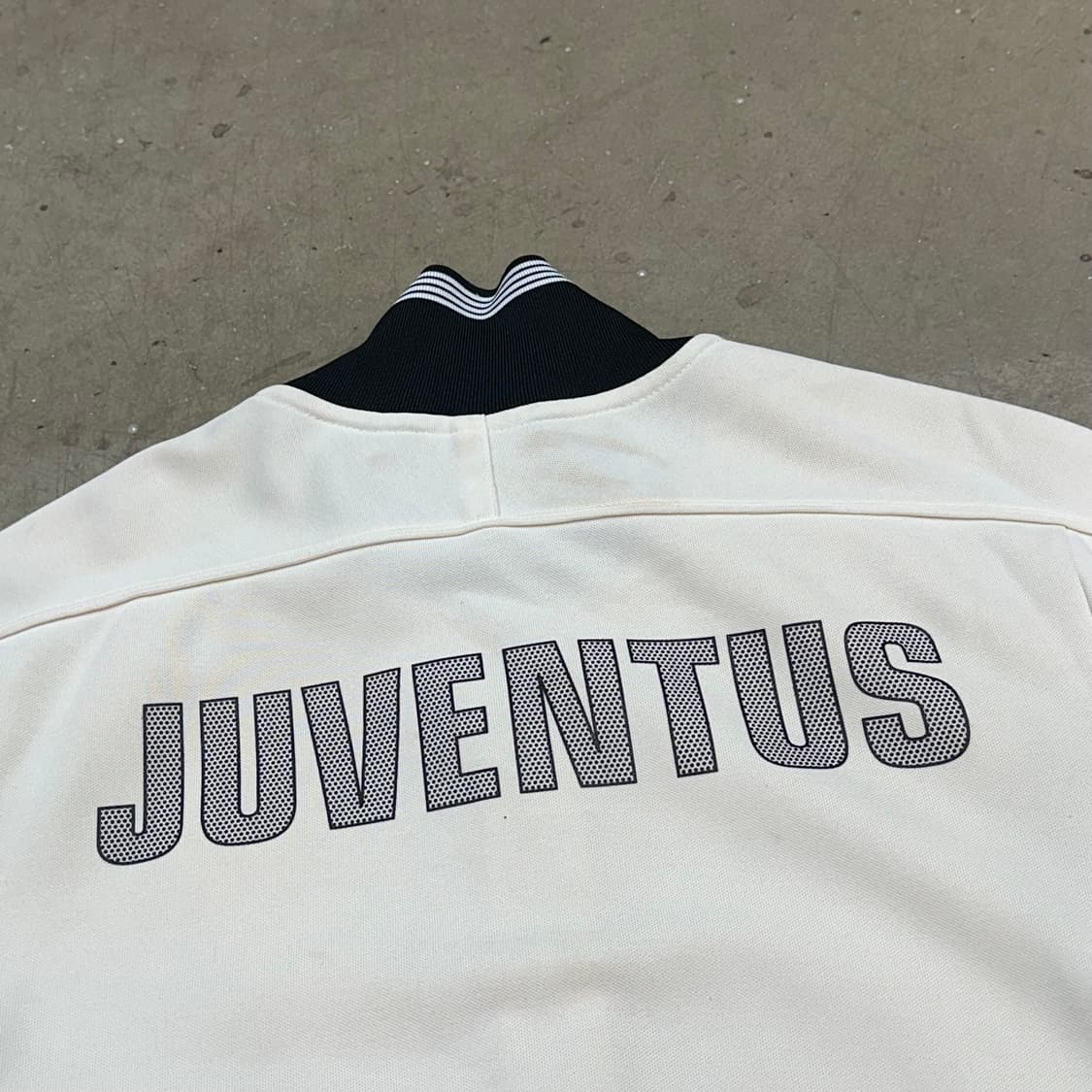 L 나이키 유벤투스 화이트 트랙탑 상품이미지8