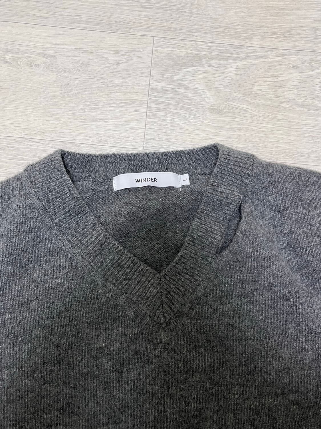 윈더 SLIT MERINO WOOL V-NECK SWEATER L 사이즈 상품이미지2