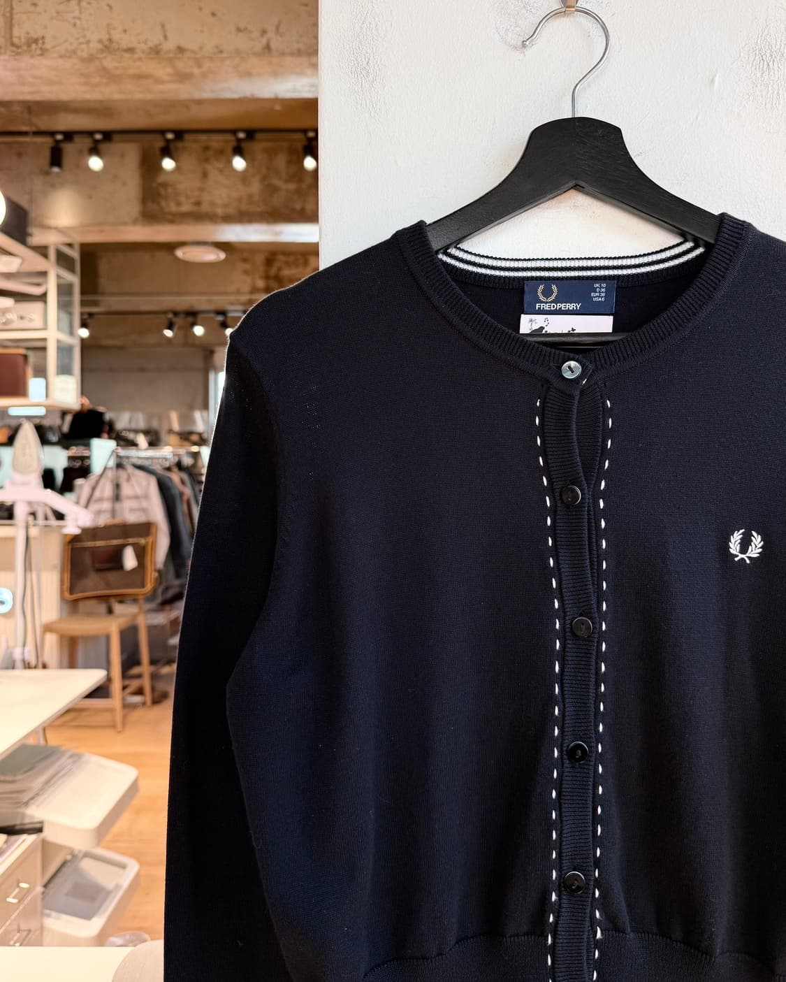 프레드페리 x 에이미 와인하우스 블랙 버튼 가디건  상품이미지4