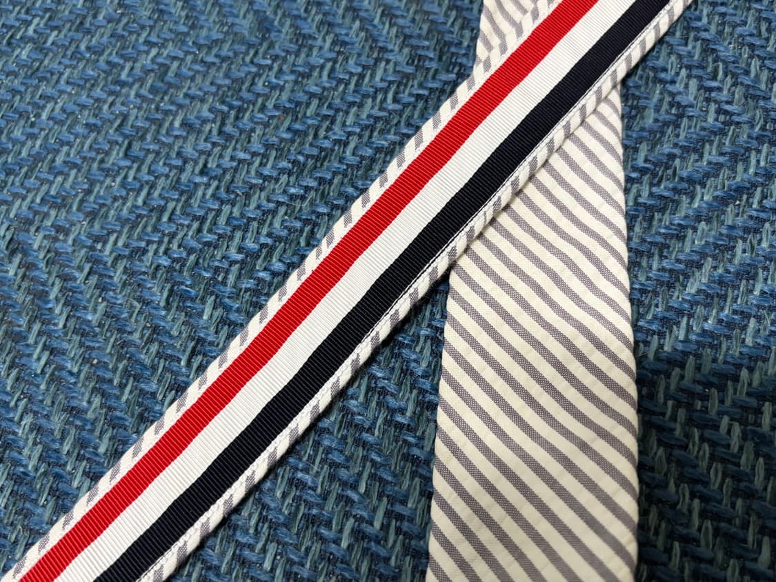 톰브라운 미드그레이 시어서커 넥타이 상품이미지4