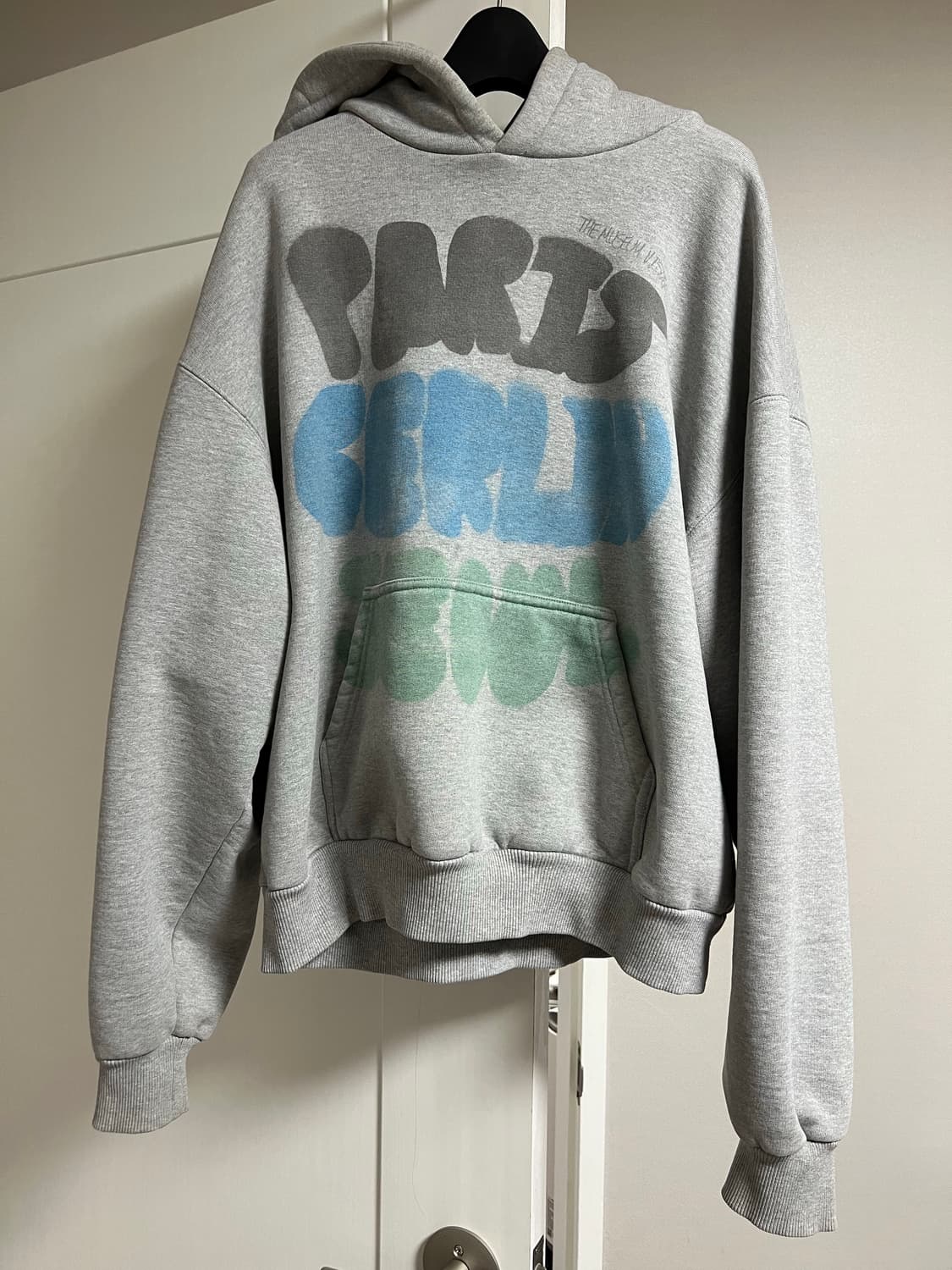 더뮤지엄비지터 후드 상품이미지1