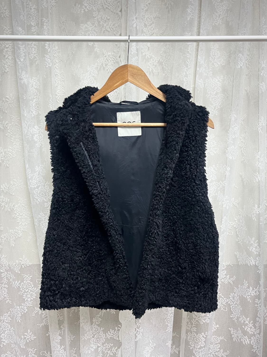 38) 코스 COS 뽀글이 후드 조끼 블랙 상품이미지1