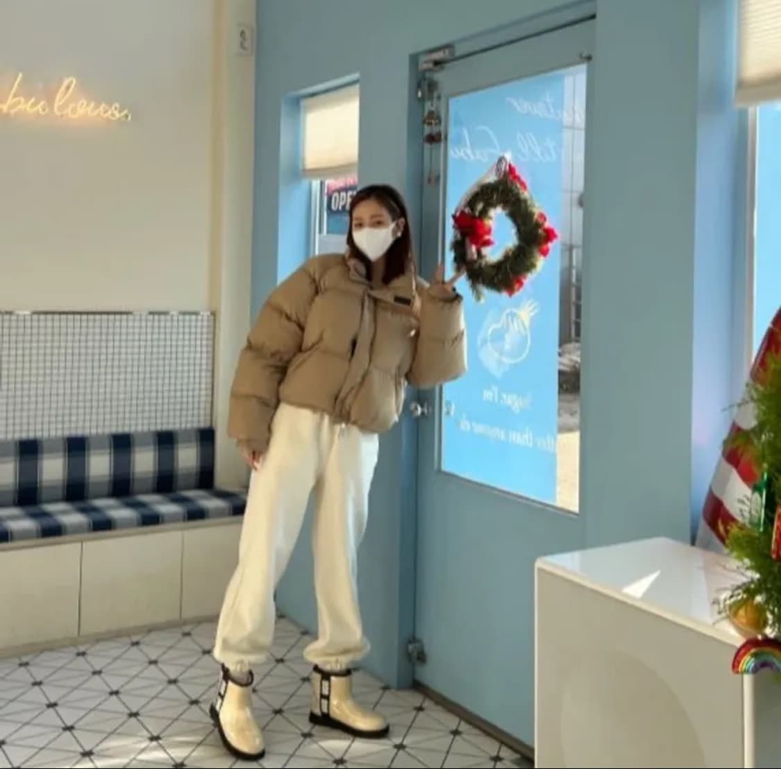 UGG 로고 그래픽 클리어 미니 부츠 상품이미지6