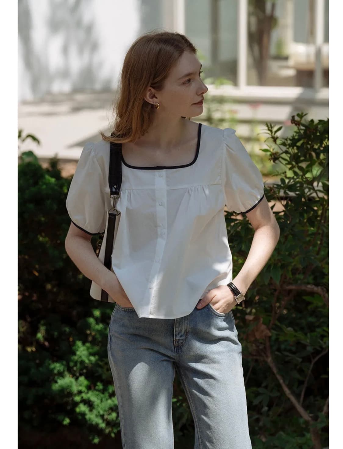 틸아이다이 스퀘어 넥 셔링 블라우스 /화이트 상품이미지2