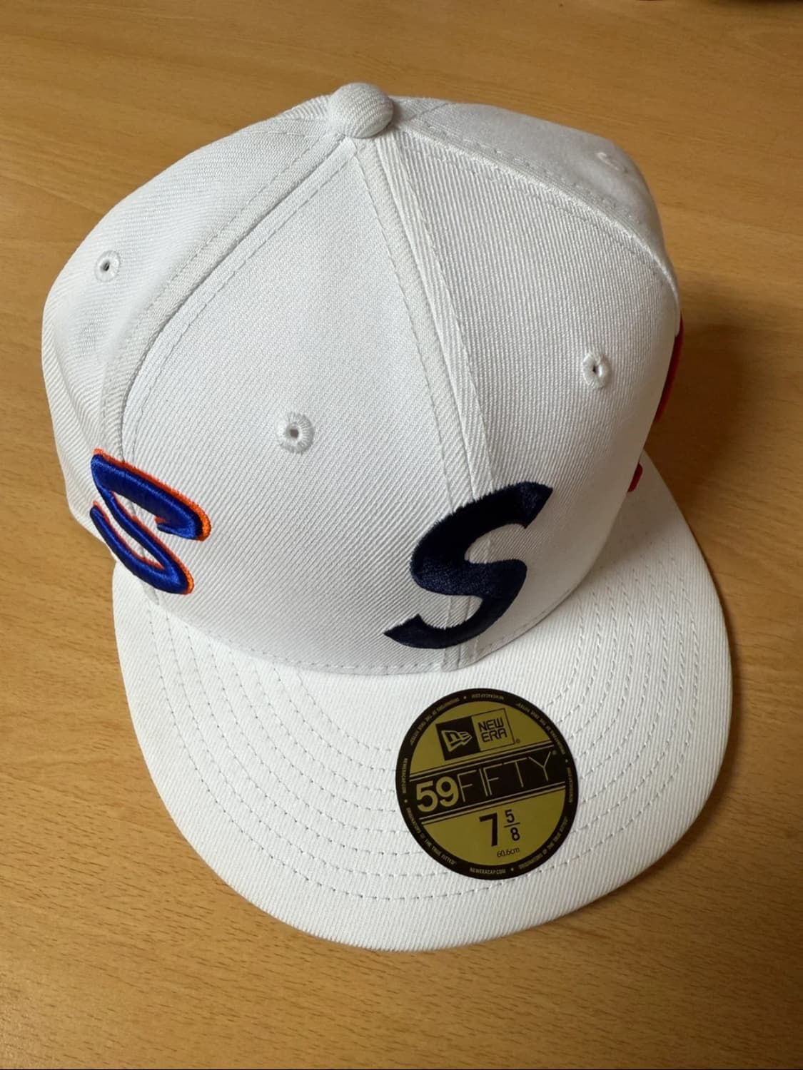 슈프림 멀티 S 로고 뉴에라 화이트 25SS  상품이미지1