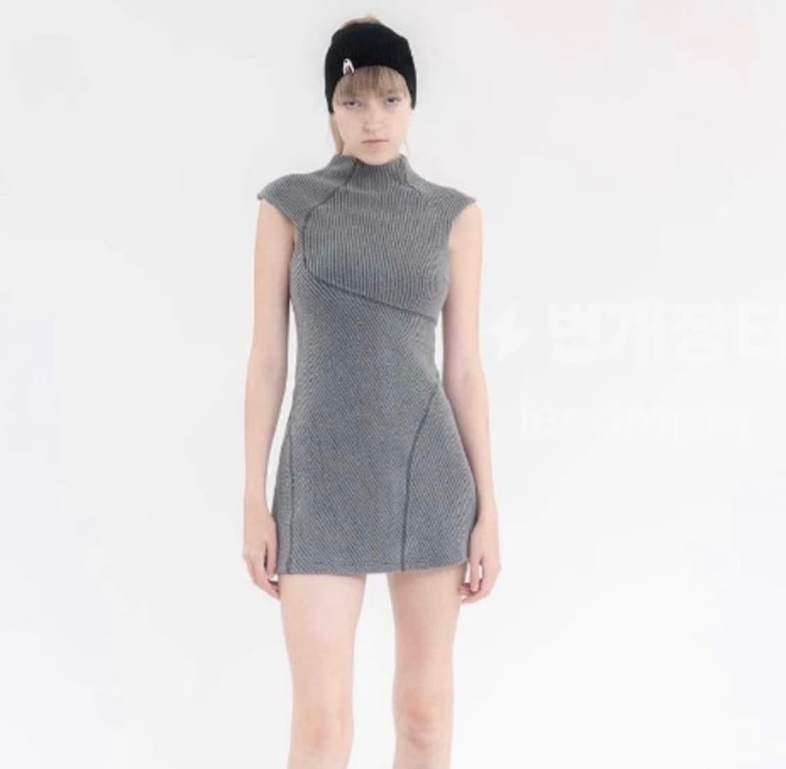 Hyeinseo 혜인서 helix dress 원피스 구해요 상품이미지1