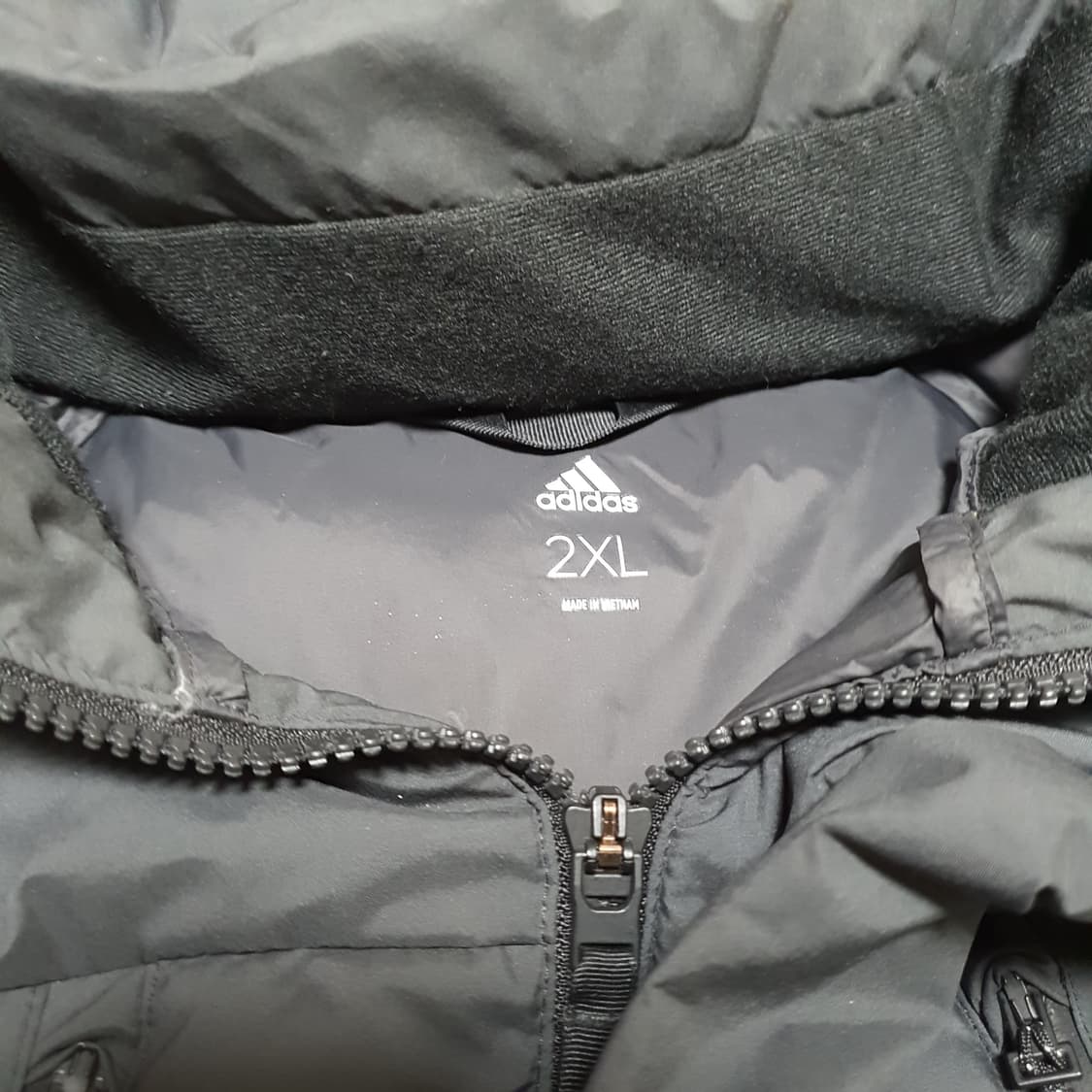 ✨ (바배) 아디다스 덕다운 빅로고 블랙 롱패딩  상품이미지3