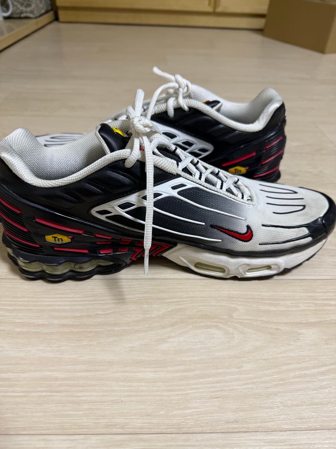 나이키 에어맥스 플러스 화이트 블랙 300 상품이미지6