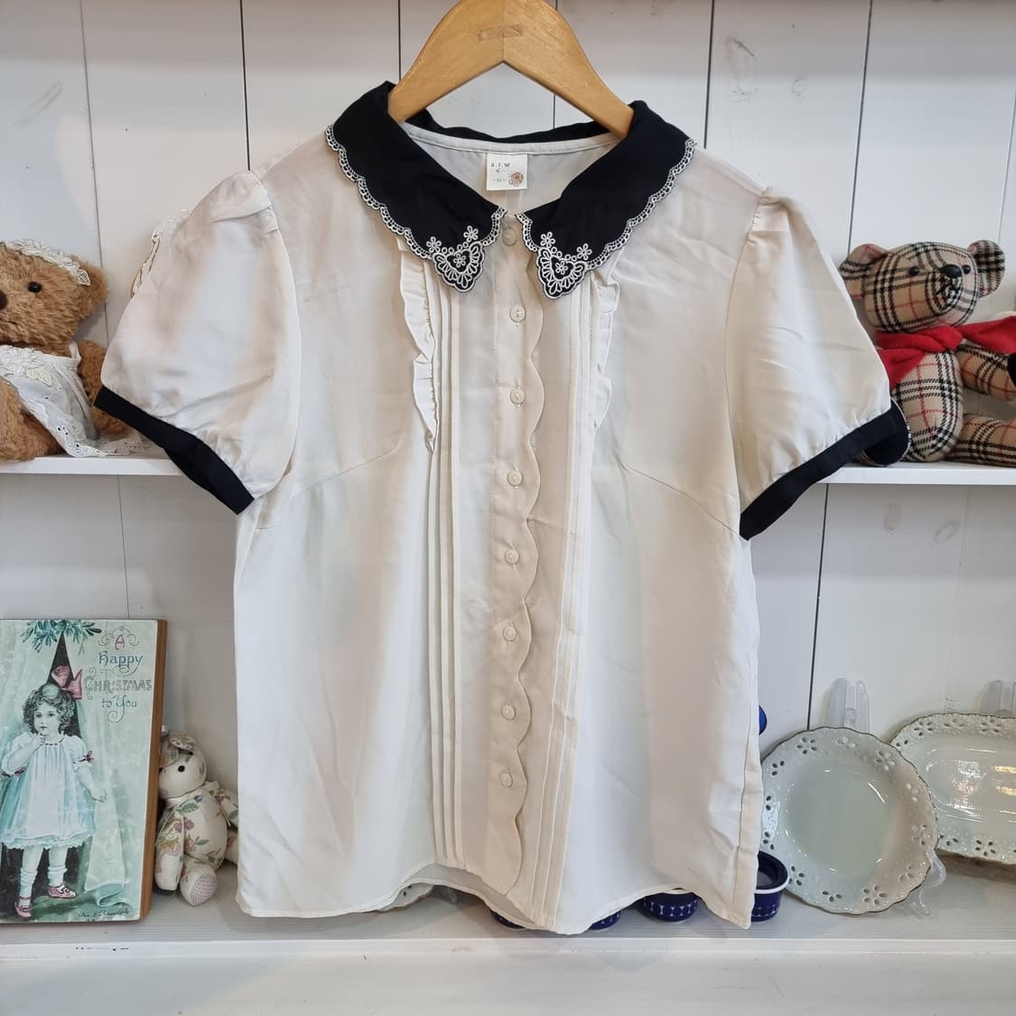 a.r.w 블랙카라 블라우스 상품이미지3