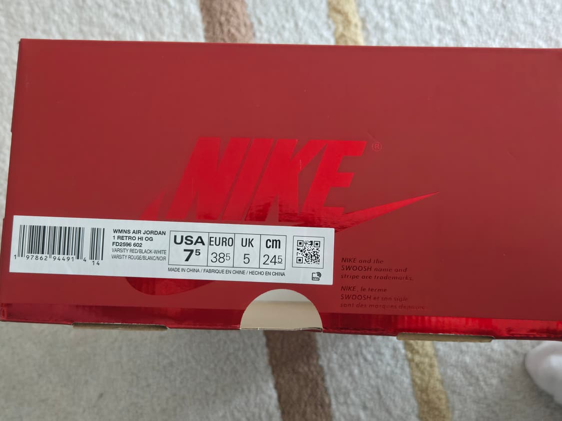 조던 1 레트로 하이 OG 루비 바시티 레드 블랙 상품이미지6