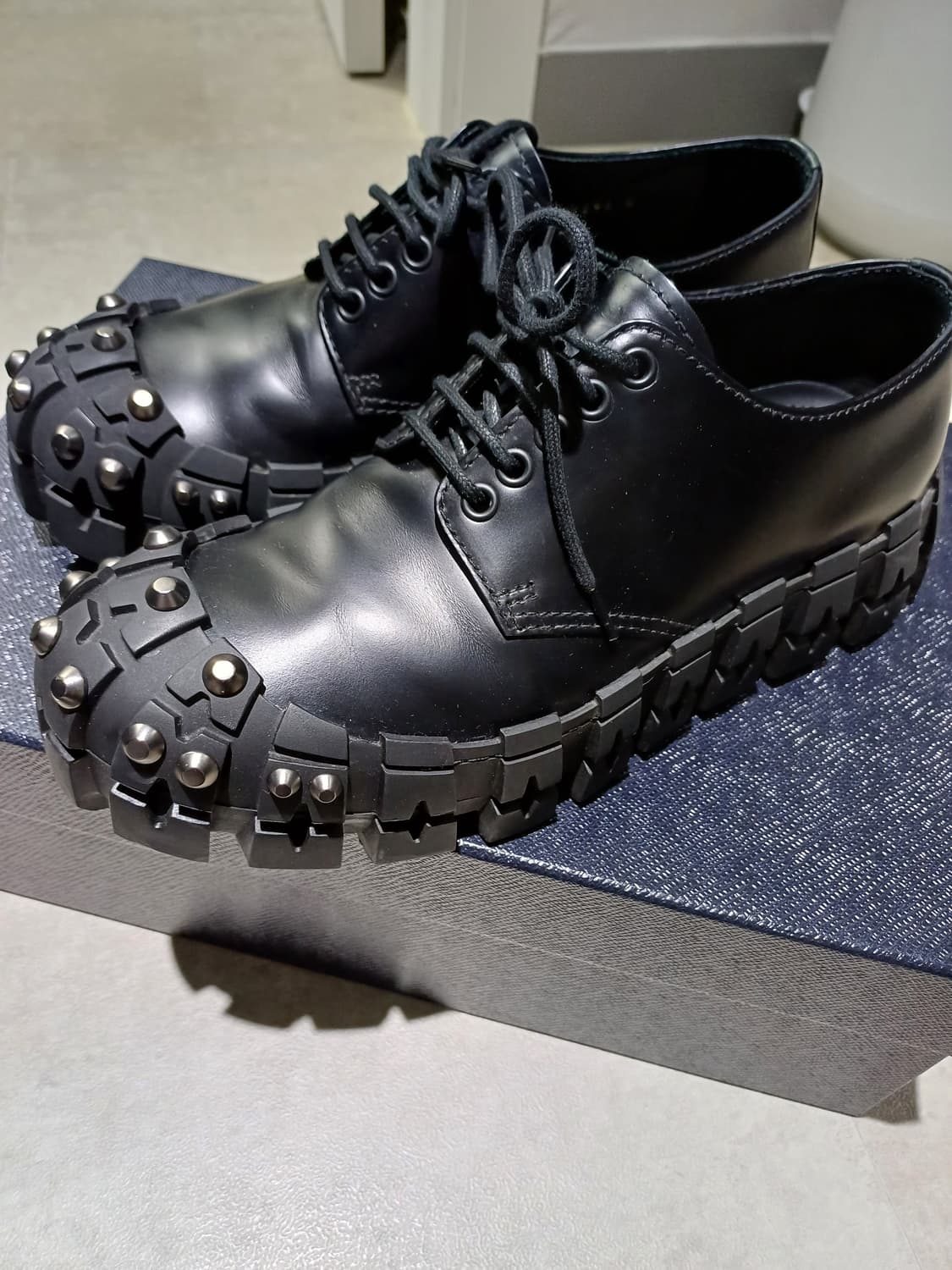 프라다 2eg294 스터드 더비 uk6 상품이미지1