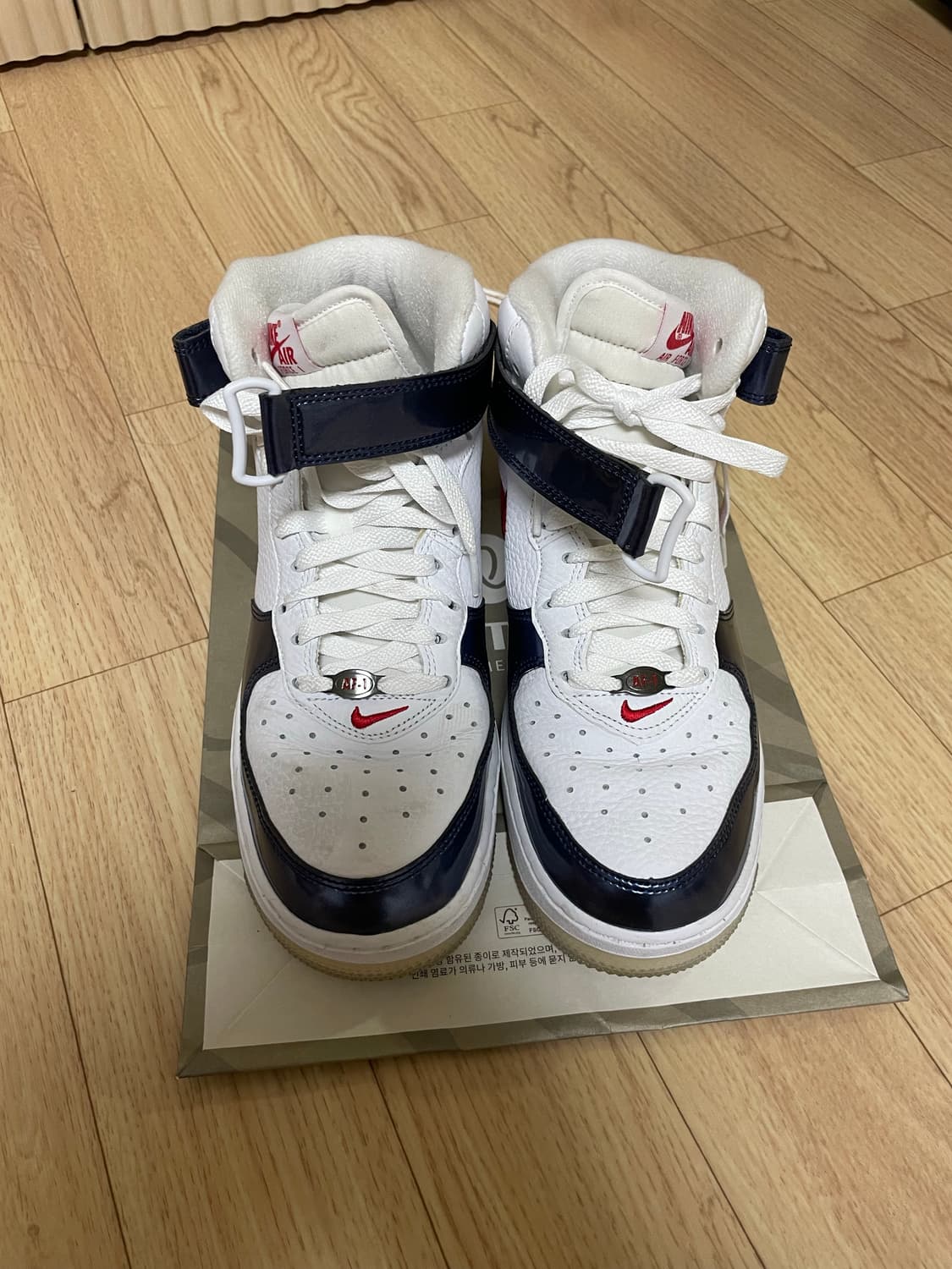 나이키 에어포스1 미드 유니버시티 상품이미지2