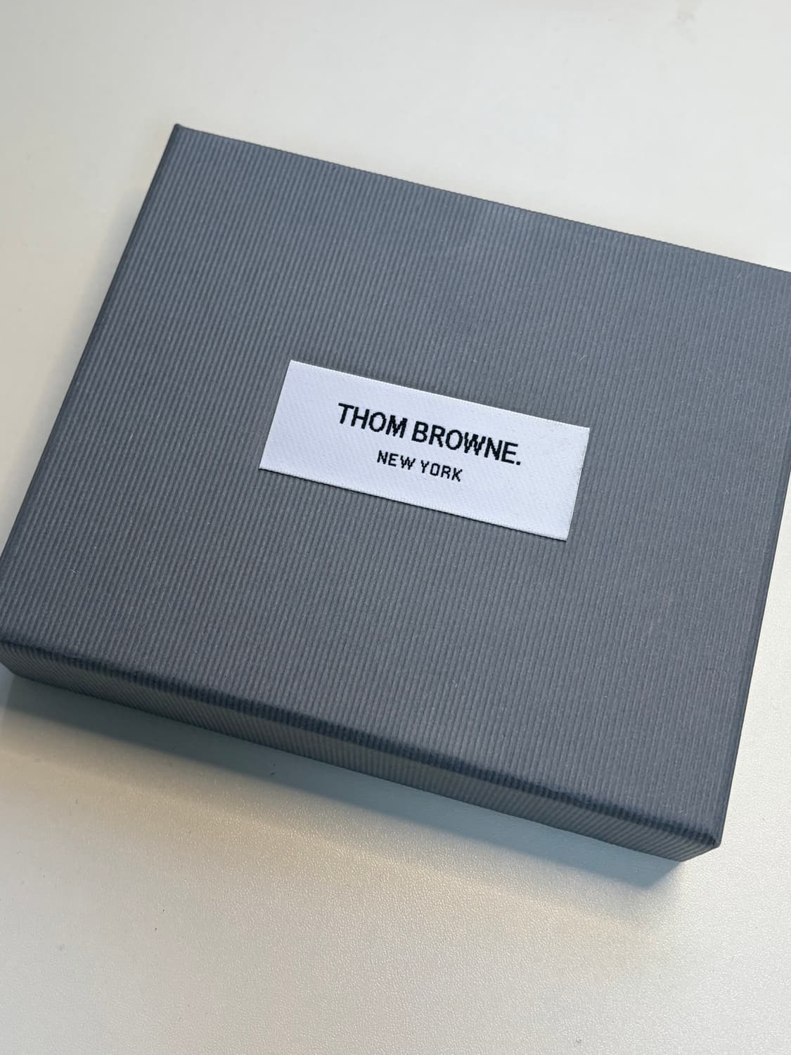 톰브라운 페블 그레인 레더 카드지갑 상품이미지3