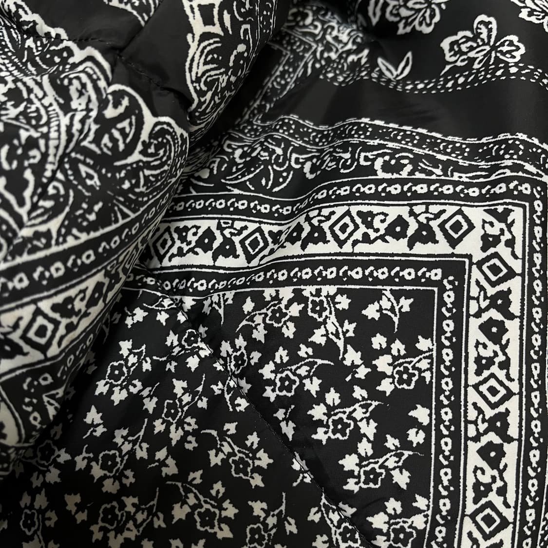 자라 반다나 페이즐리 다운 패딩 XL/105 상품이미지5