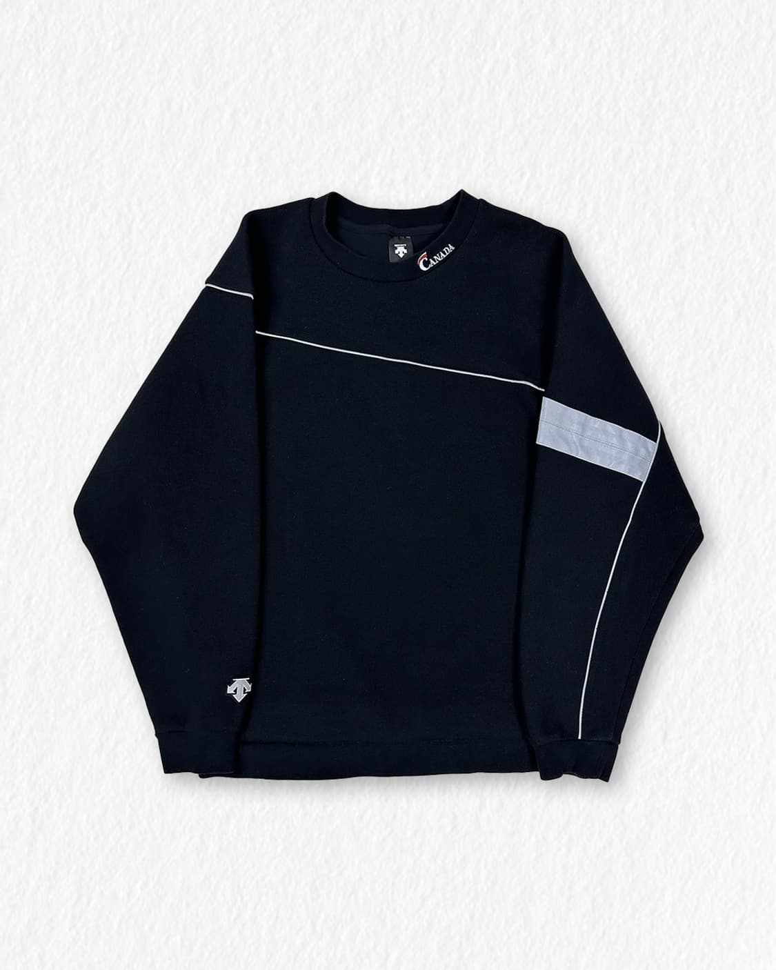 데상트 캐나다 맨투맨 상품이미지1