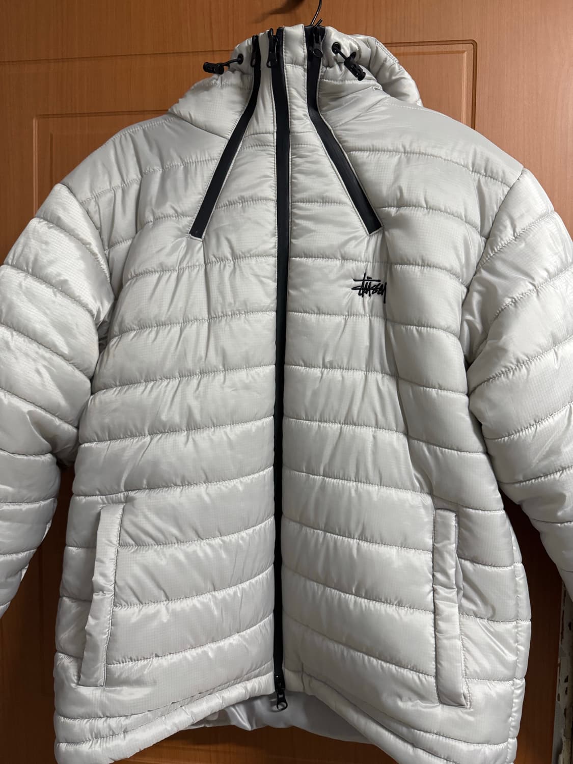 스투시 경량 패딩 상품이미지1