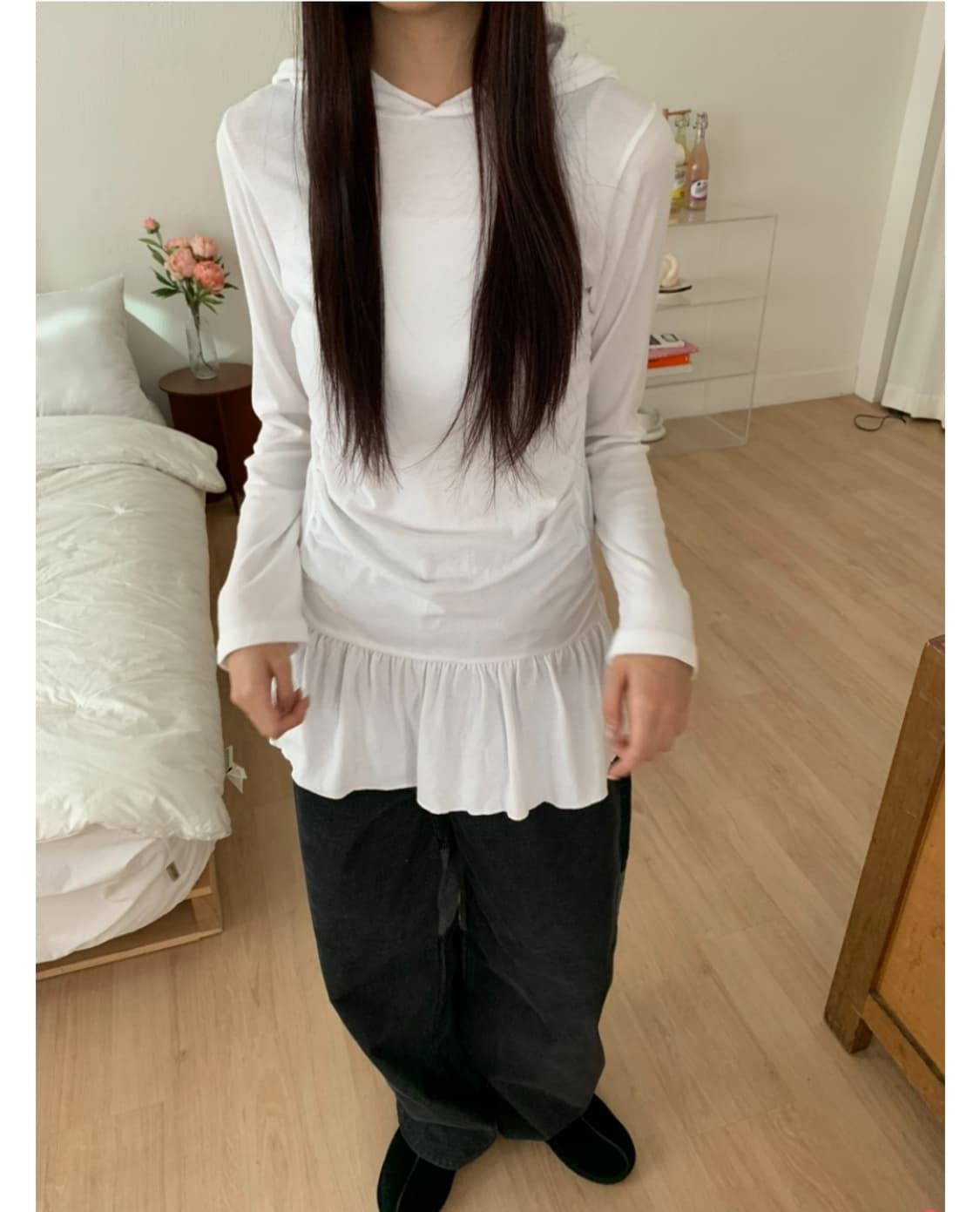 모브앤로지 셔링 프릴 롱 스판 후드 티셔츠  상품이미지1