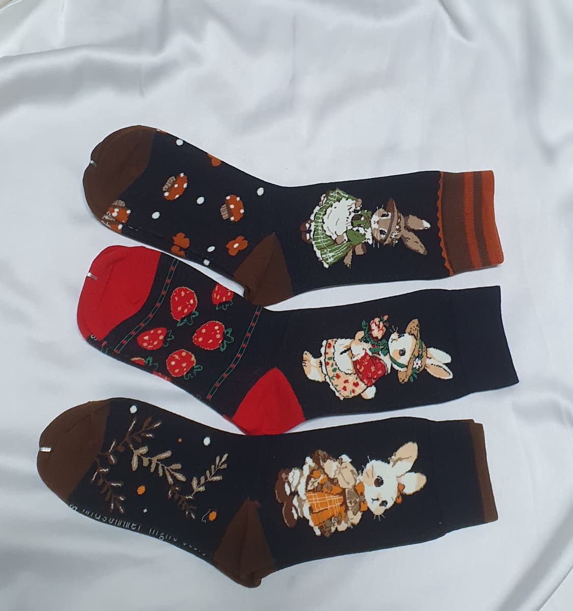 브라운 블랙 레드 동물패턴 토끼 버섯 딸기 양말 상품이미지1