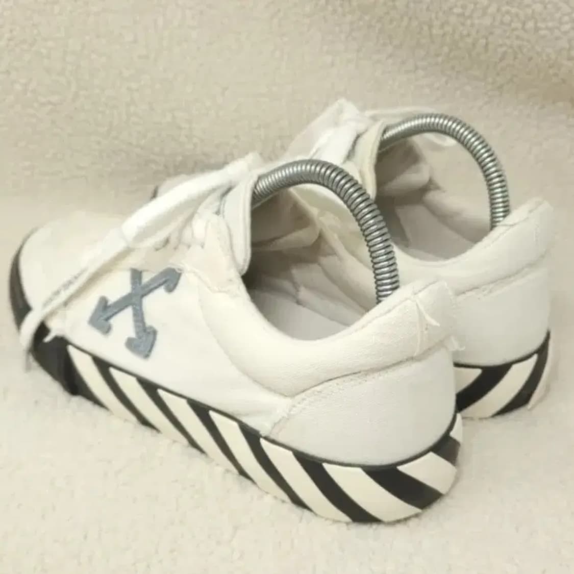 [정품] 오프화이트 로우 벌커나이즈드 화이트 캔버스 (42사이즈/270) 상품이미지6