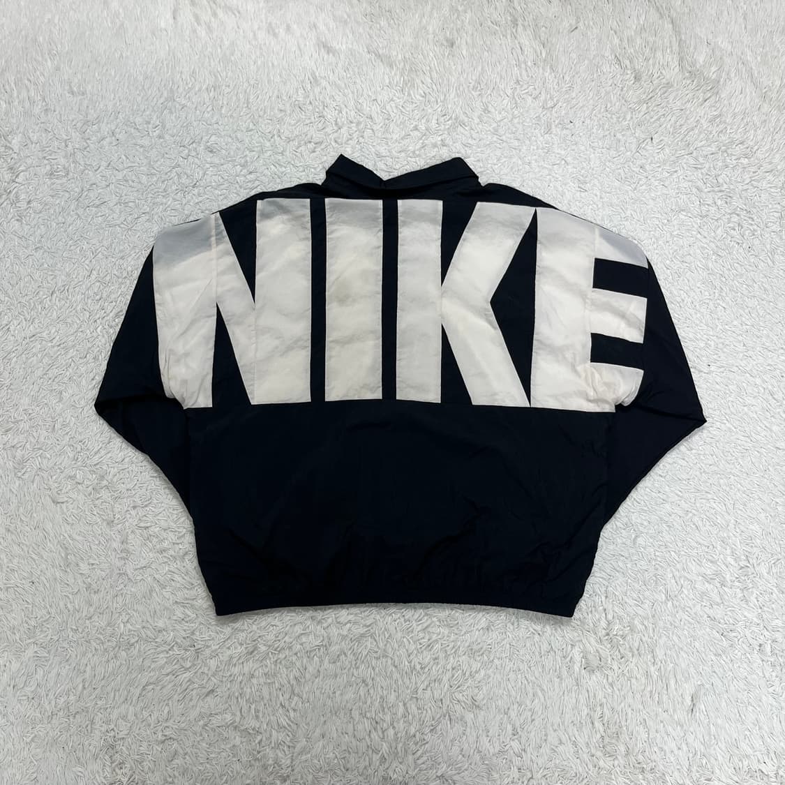 Nike black woven windbreaker 상품이미지5