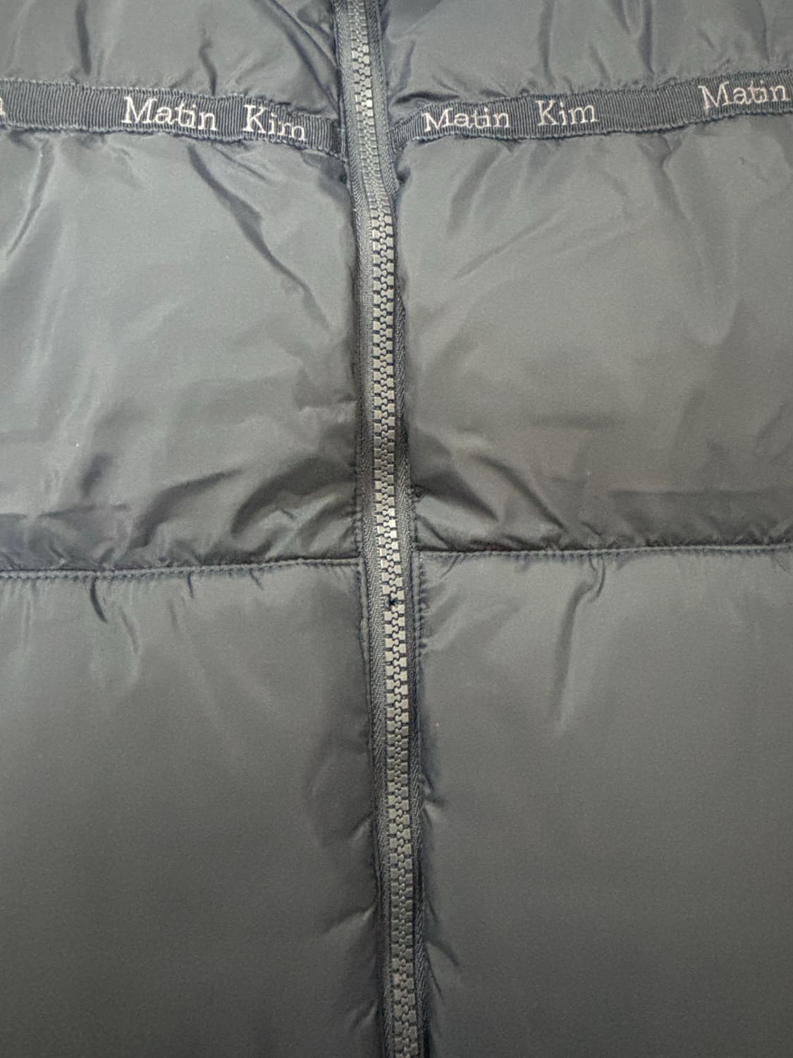 마뗑킴 로고 테이핑 푸퍼 다운 점퍼 네이비 s 상품이미지3