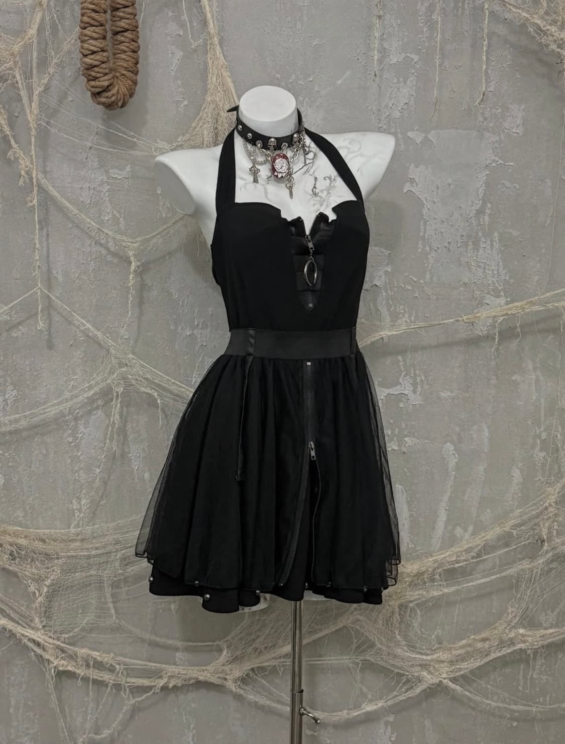 Sexpotrevenge Halterneck Detail Onepiece 상품이미지1