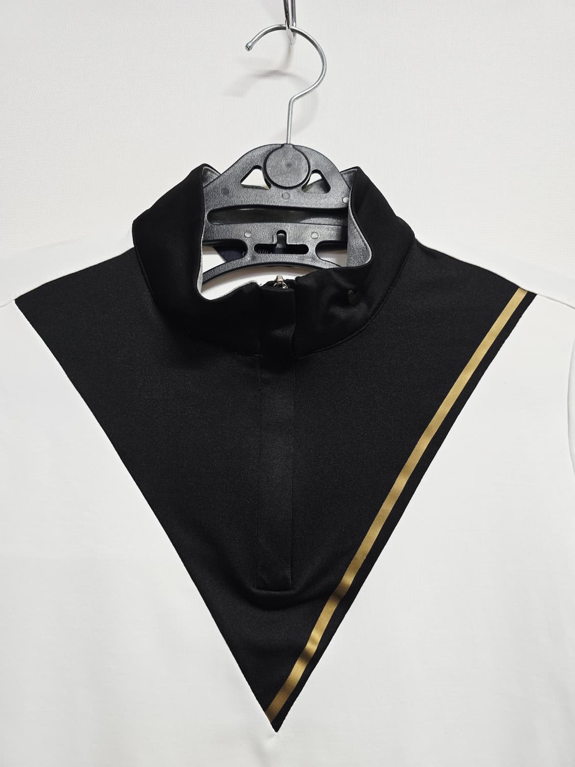 겔러웨이 화이트 블랙 배색 긴팔 티셔츠 상품이미지2