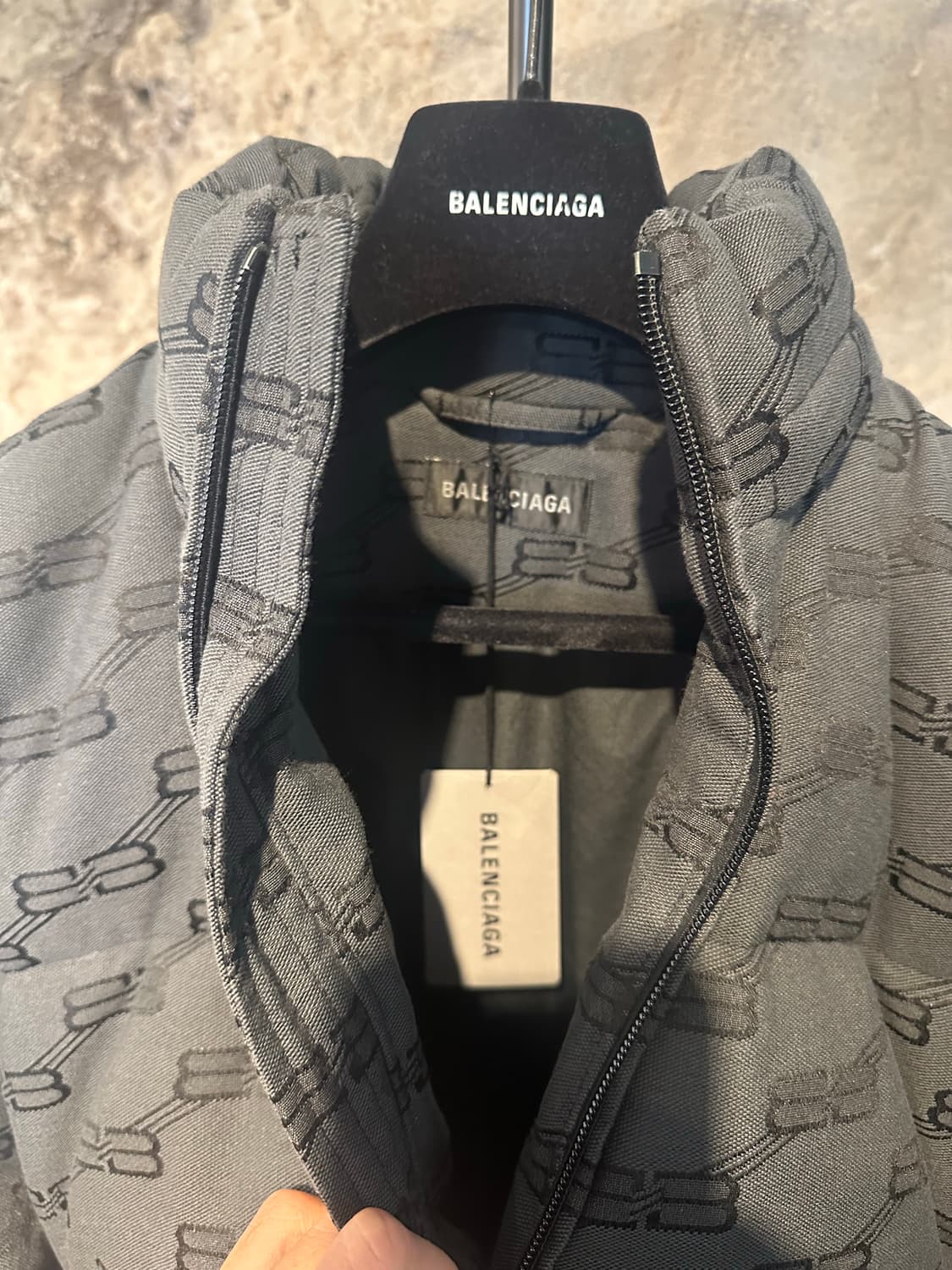 발렌시아가 BB 모노그램 푸퍼 패딩  상품이미지4