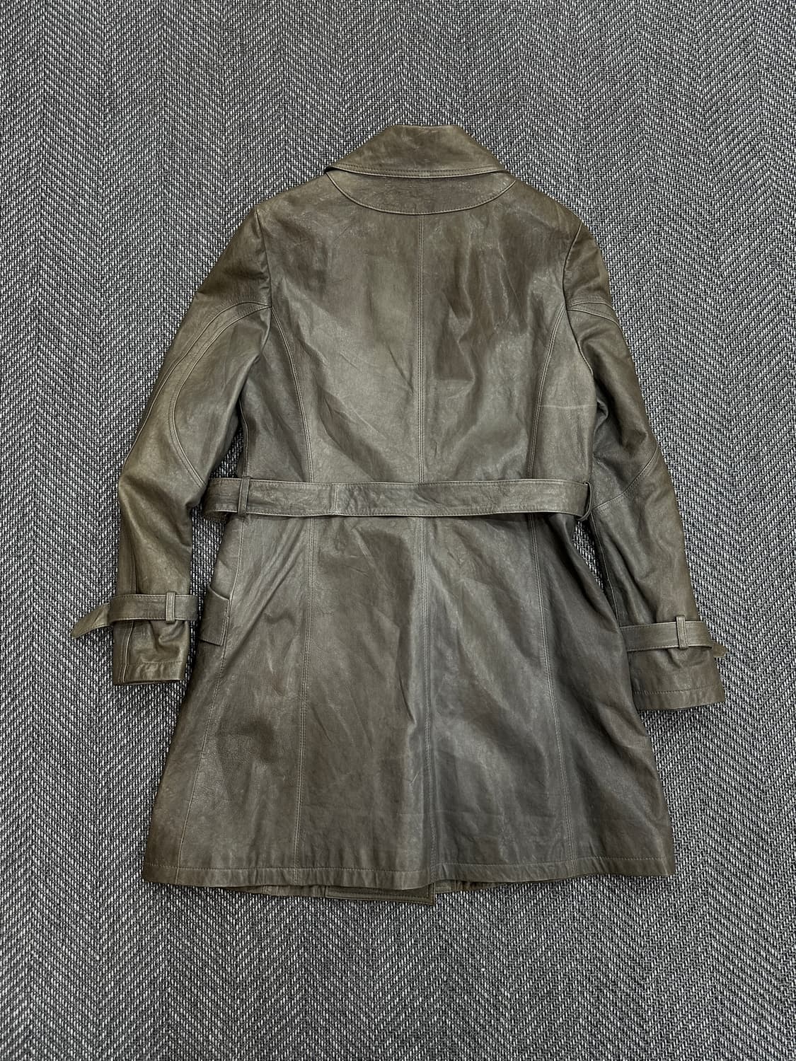 양가죽 미디 벨티드 코트 상품이미지5