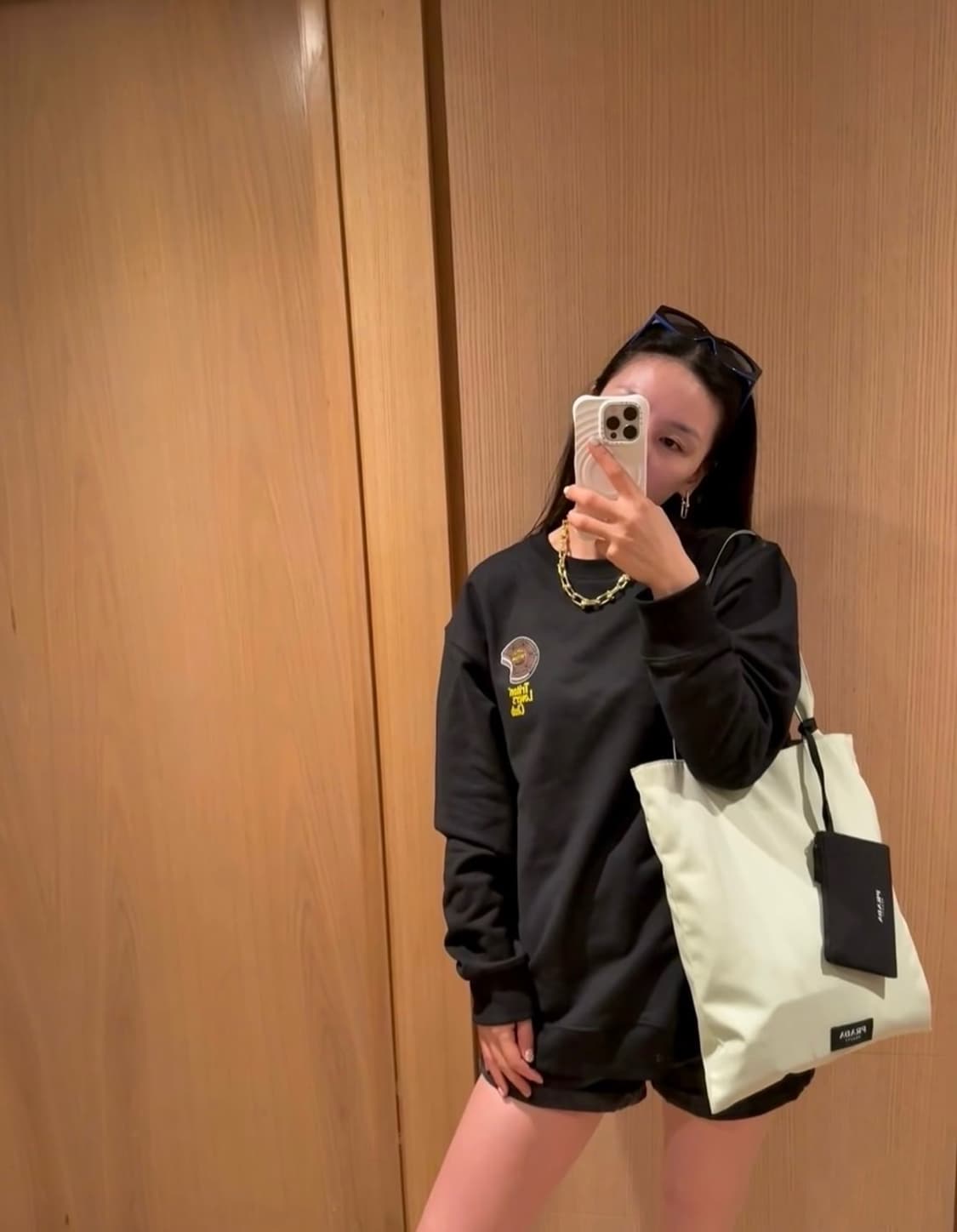 프라다뷰티 양면 에코백 & 파우치 세트 상품이미지1