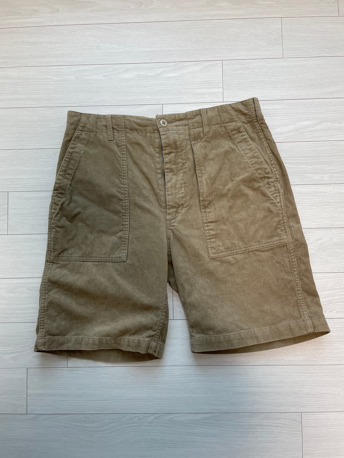 엔지니어드가먼츠 코듀로이 퍼티그 반바지 상품이미지1