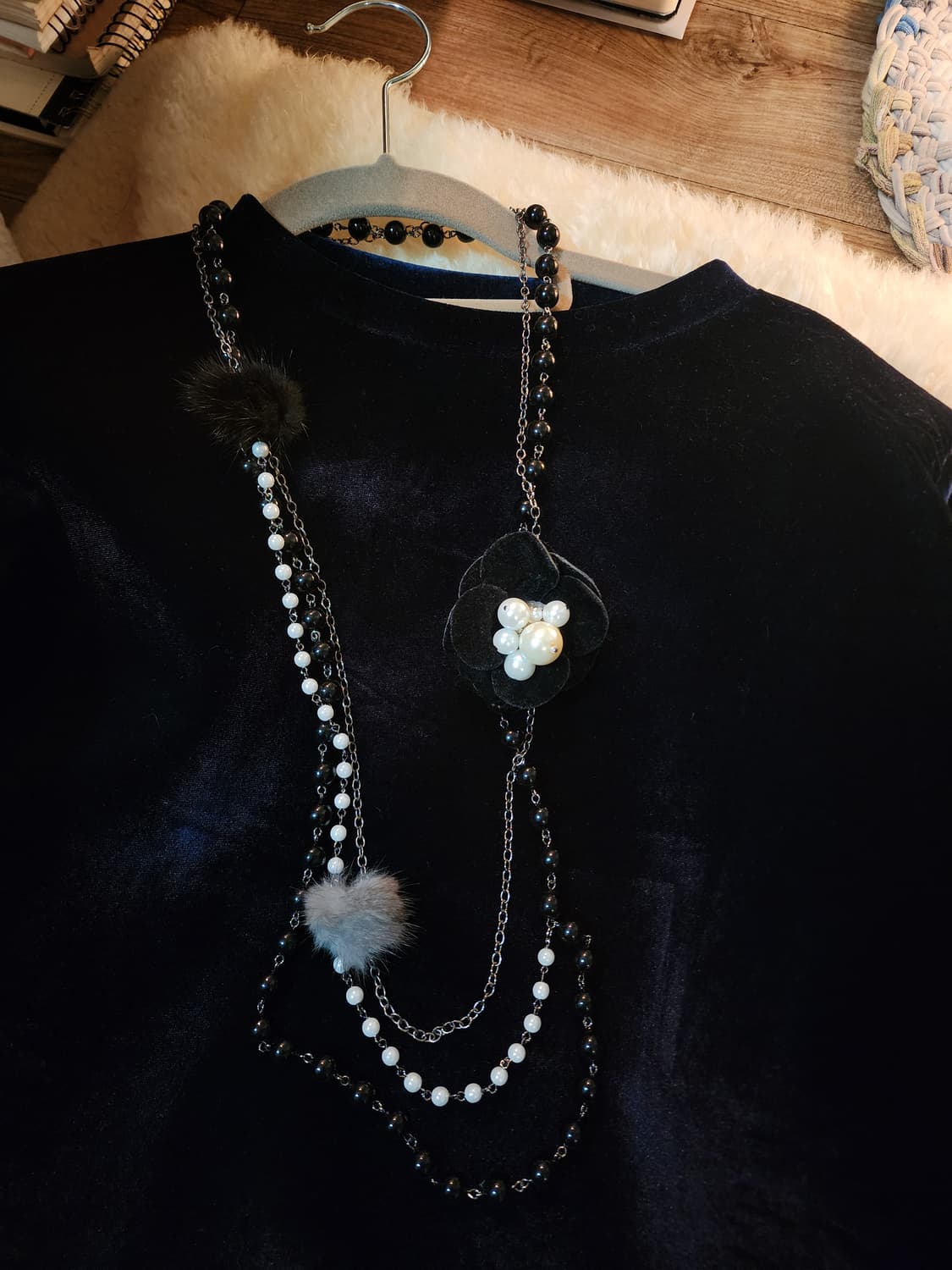 3줄 코사지 진주 롱 목걸이 상품이미지1