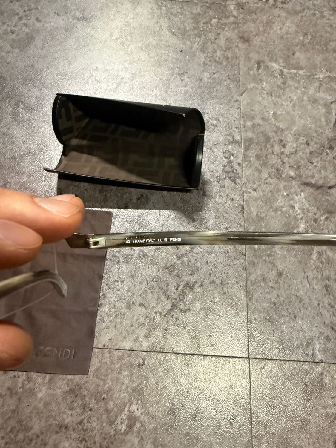 펜디 반무테 풀박스 상품이미지5