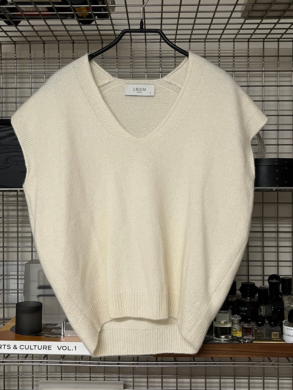 Jrium 제이리움 울 폭스 브이넥 베스트 아이보리 S사이즈 상품이미지1