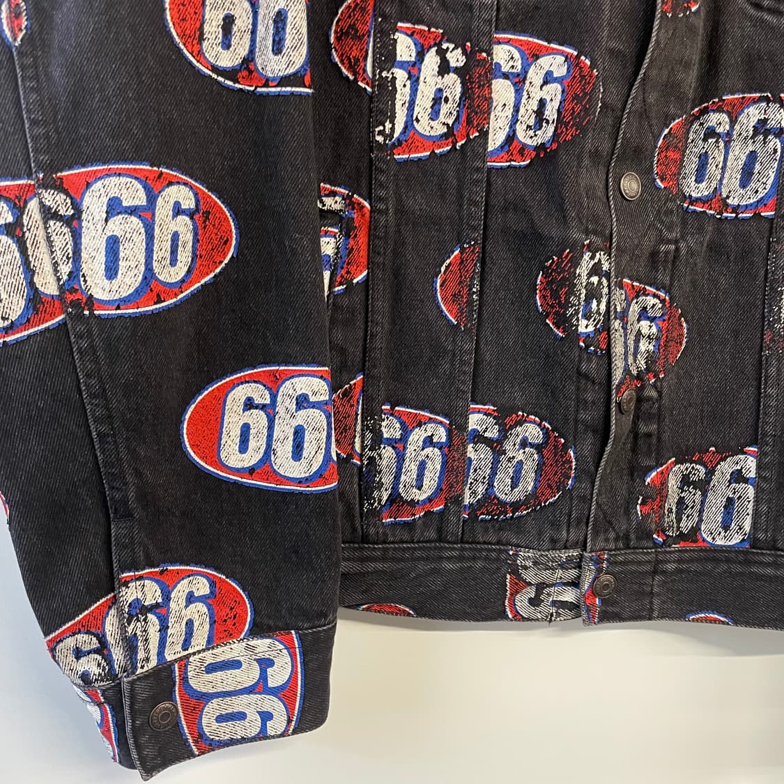 17시즌 슈프림 666 데님 자켓 상품이미지3
