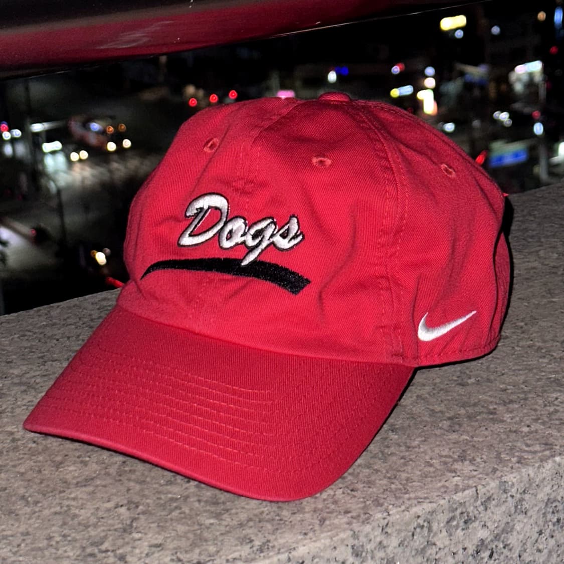 나이키 S1ZE 빨강 볼캡 ‘Dogs’ 상품이미지1