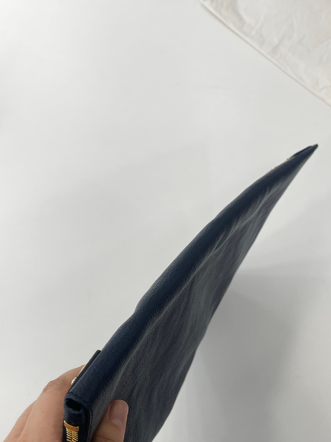 발렌시아가 금장 블랙 가죽 클러치백 상품이미지4