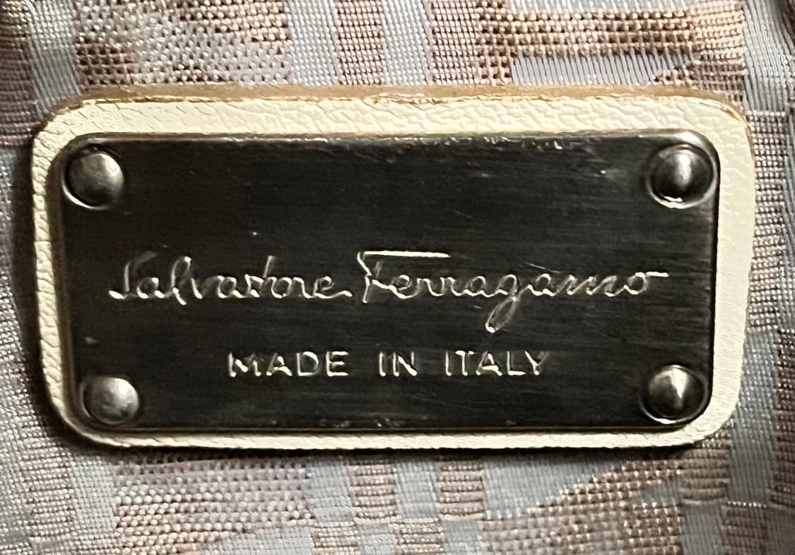 페라가모 아이보리 숄더백 32X36cm 상품이미지4