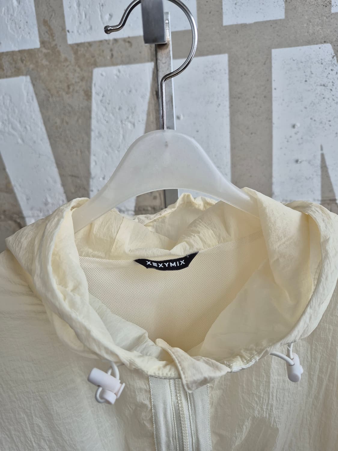 젝시믹스 아이보리 바람막이 후드 집업 상품이미지4