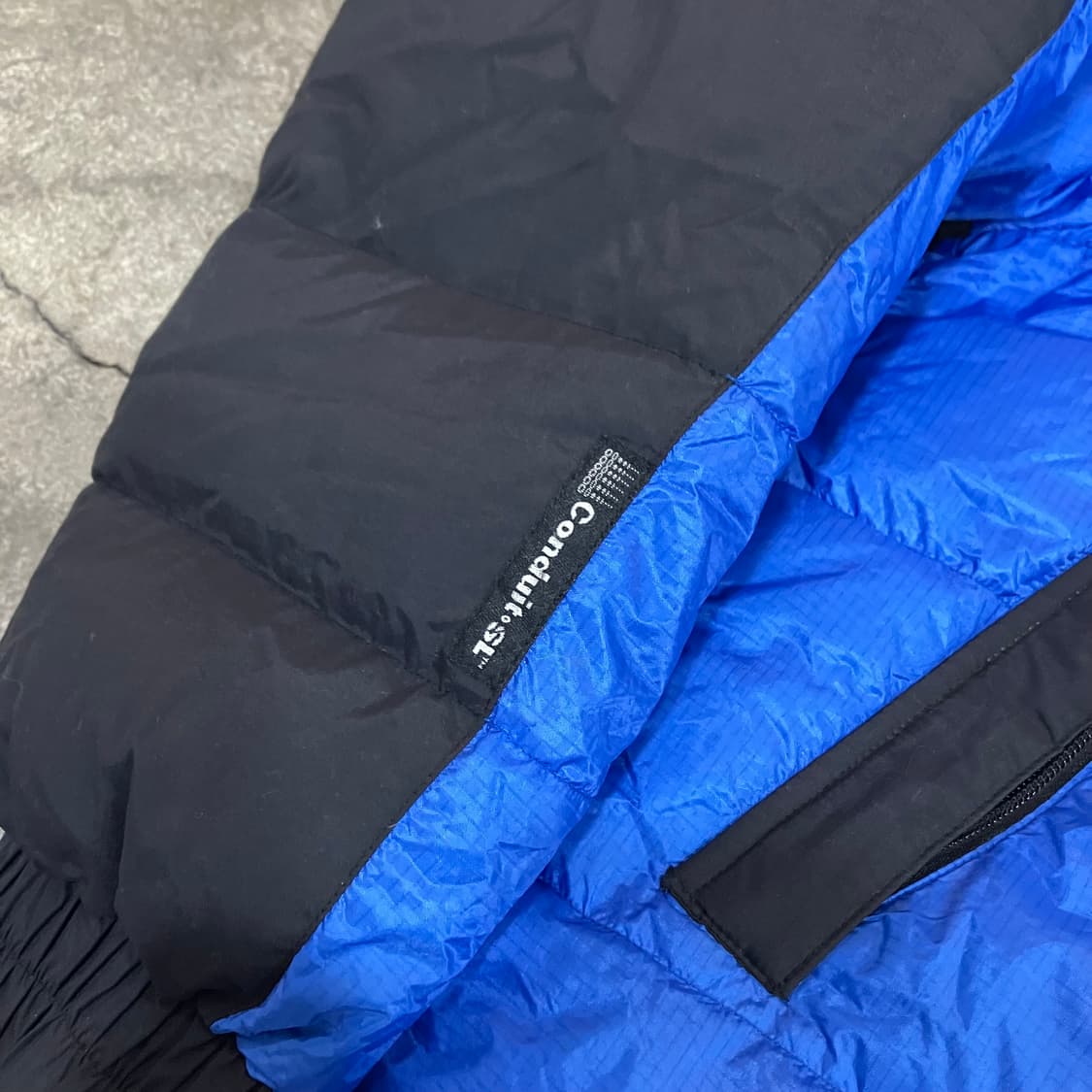 N176 마운틴하드웨어 패딩 상품이미지8