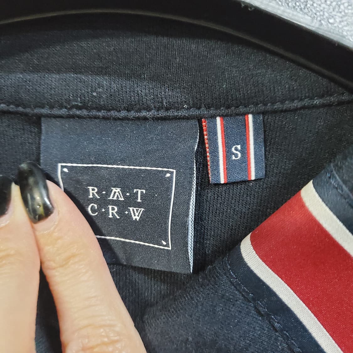 로맨틱크라운 카라 맨투맨  상품이미지6