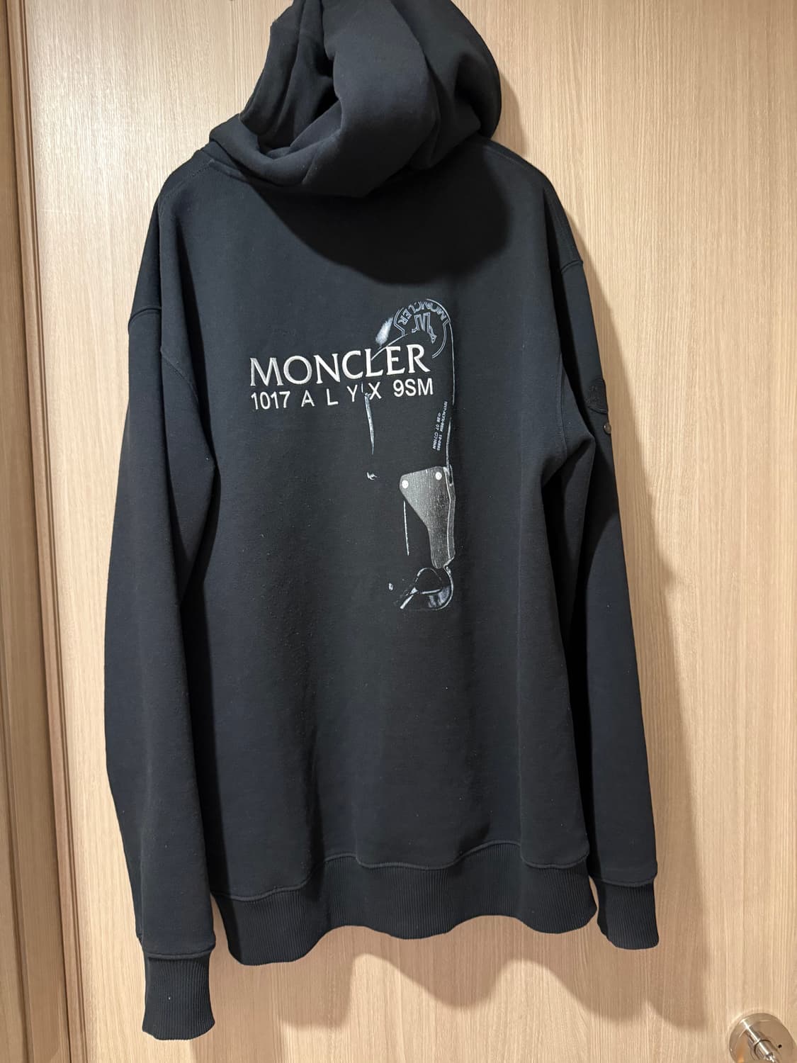 몽클레어 1017 ALYX 9SM 블랙 후드티 상품이미지1