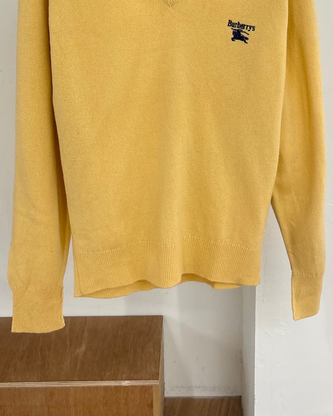 버버리 빈티지 옐로우 브이넥 풀오버 니트 스웨터 상품이미지5