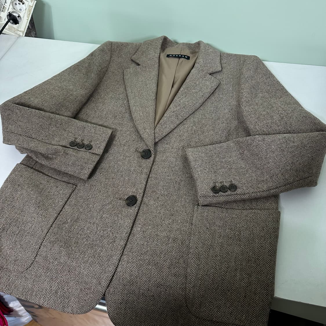 우먼L 모건 클래식핏 모 헤링본 블레이져 상품이미지2