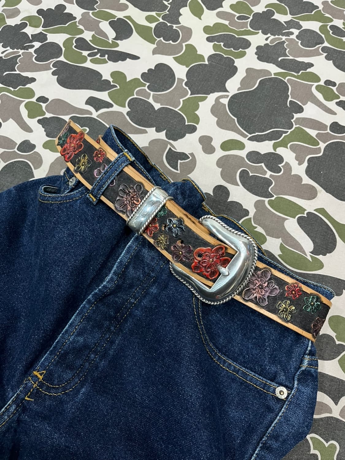 JPN 오리엔탈 플라워 레더 벨트 상품이미지1