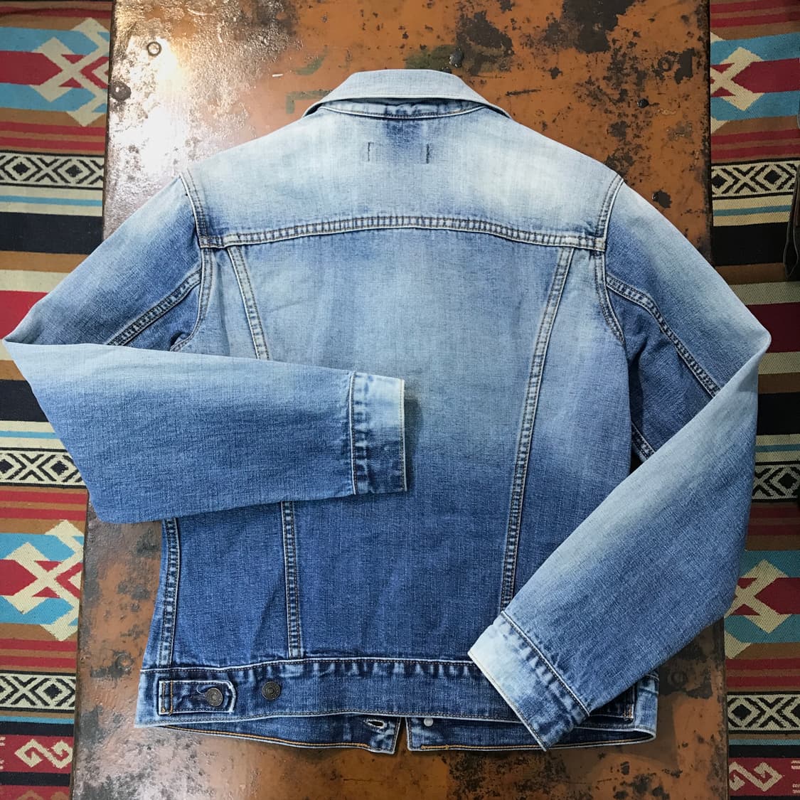 리바이스 레드탭 하드 워시드 데님 트러커 자켓 여성 55 사이즈  상품이미지5
