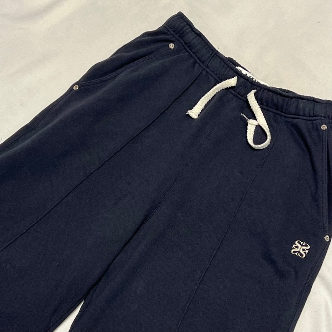 L 세터 가죽 패치 자수로고 조거팬츠 상품이미지1