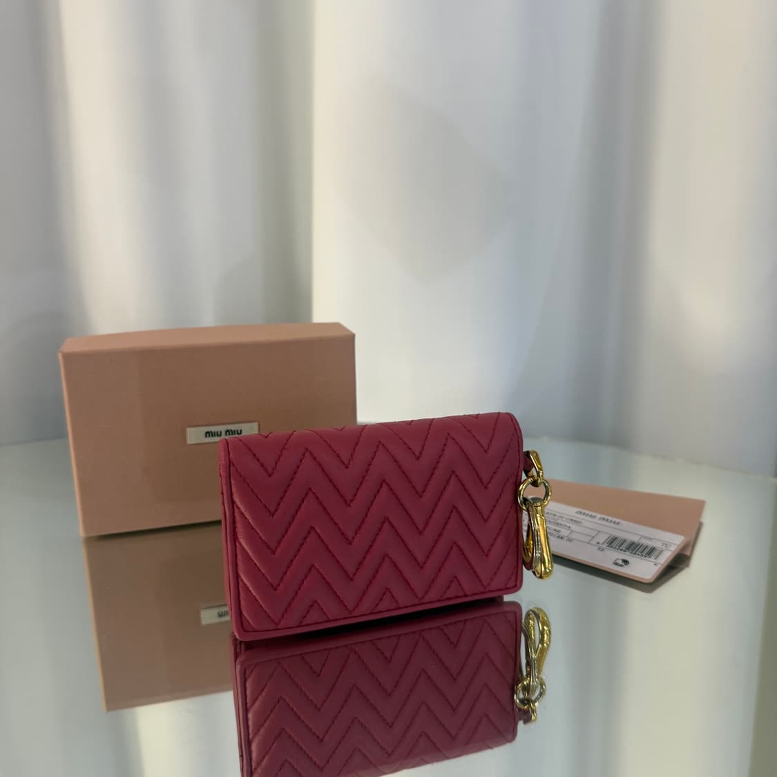 미우미우 나파 퀄팅 키링 카드지갑 상품이미지2