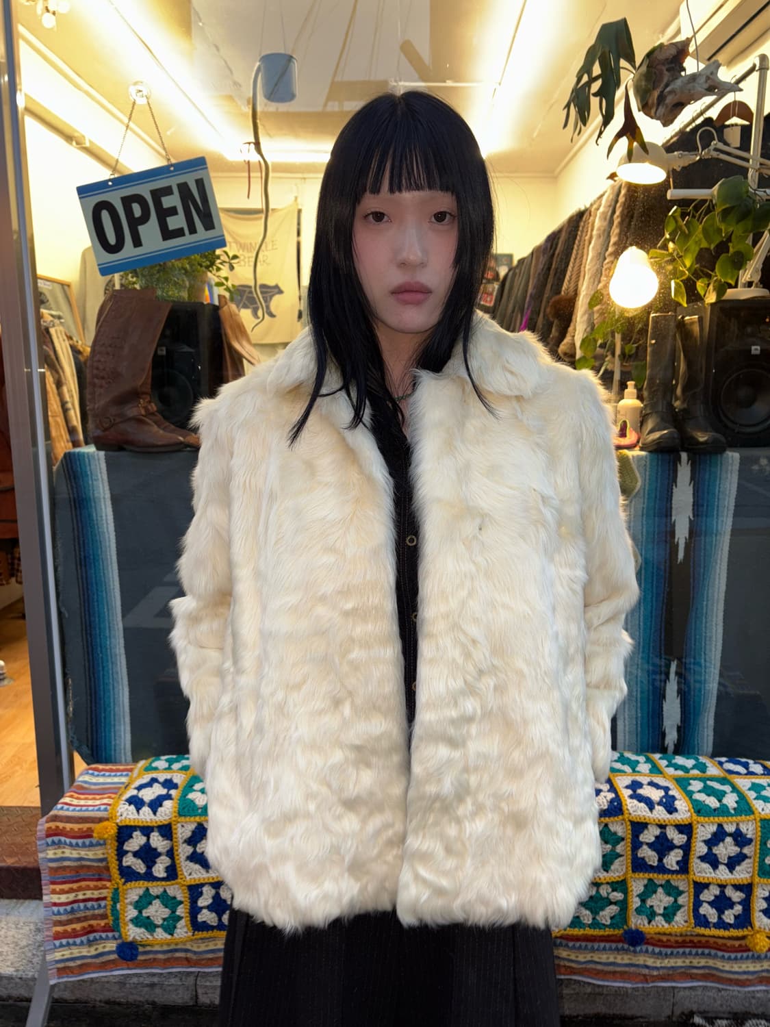 Vintage White Faux Fur Coat 상품이미지2